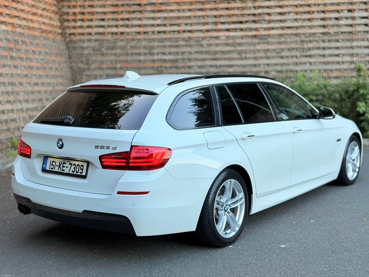 151 BMW 523d **M-SPORT Touring** - Image 3