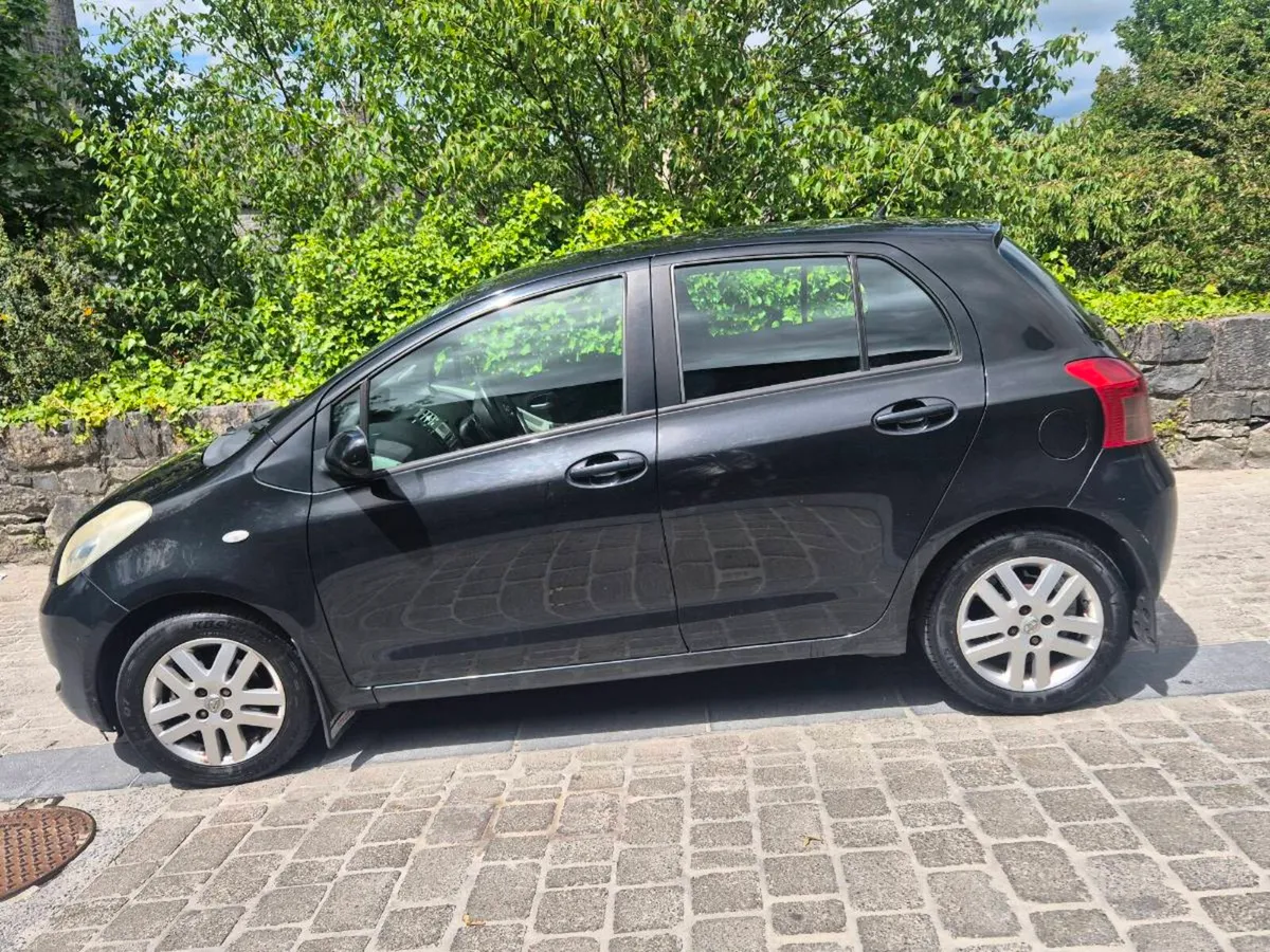 Toyota yaris - Image 3