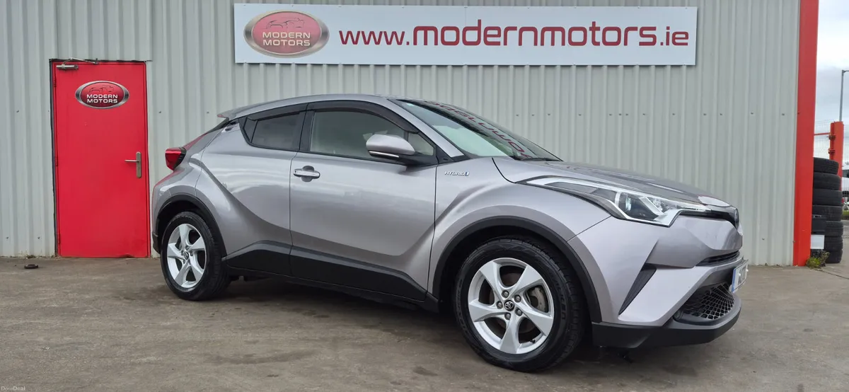 Toyota C-HR automatic hybrid/petrol 1.8 low kms - Image 2