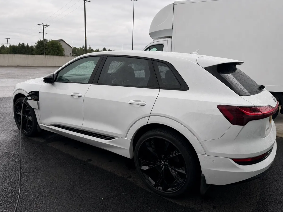 Audi Etron 55 - Image 2
