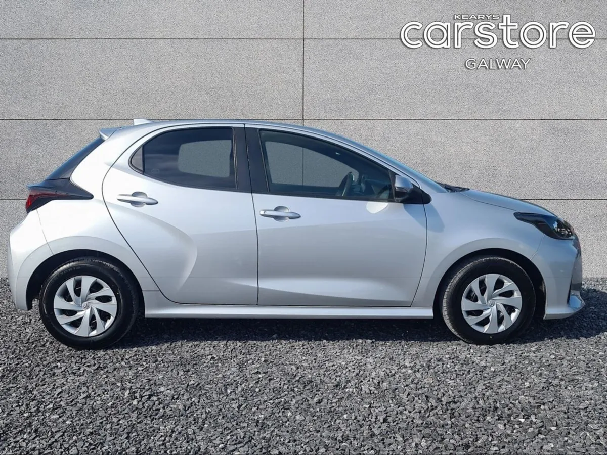 Toyota Yaris Hybrid X - Image 2