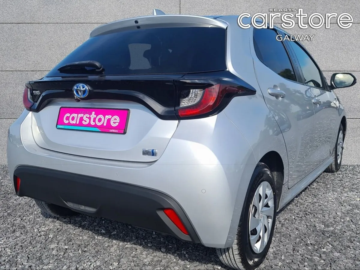 Toyota Yaris Hybrid X - Image 3
