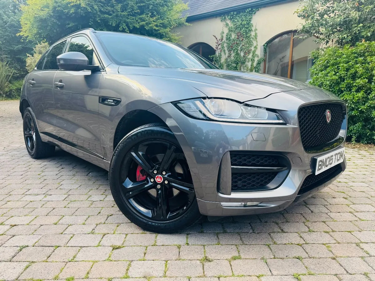 Jaguar F-Pace R Dynamic Auto  STUNNING NI JEEP MEG - Image 1
