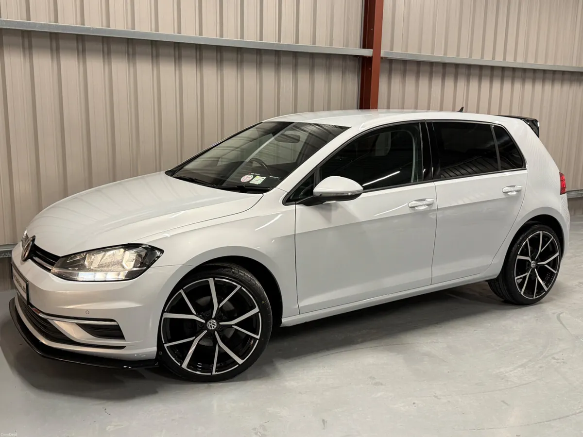 2017 Volkswagen Golf 1.6TDI - Image 2