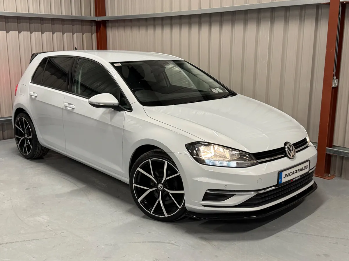 2017 Volkswagen Golf 1.6TDI - Image 1