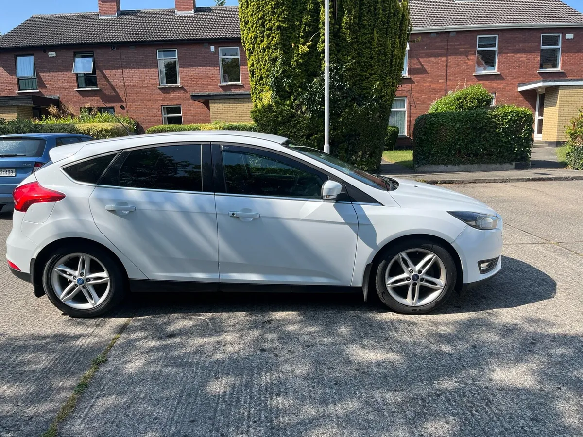Ford Focus - Image 4