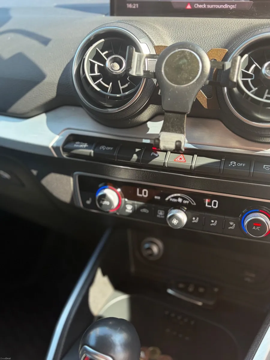Audi Q2 2018 - Image 4