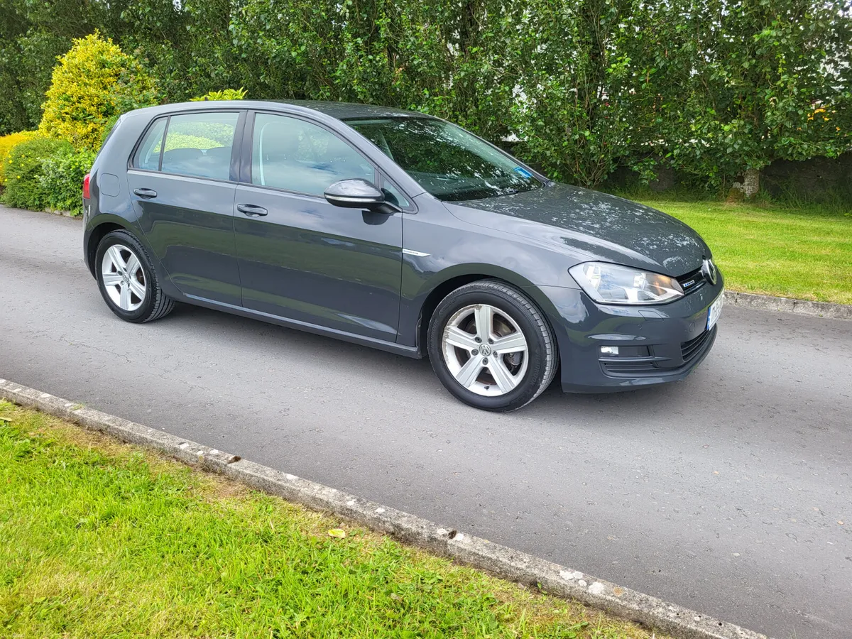 Volkswagen Golf  1.2 petrol TSI . 2017 - Image 1