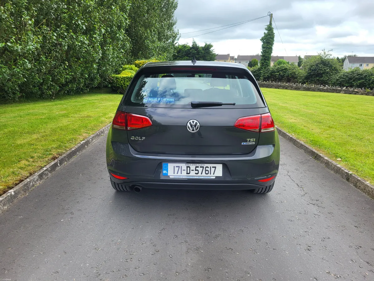 Volkswagen Golf  1.2 petrol TSI . 2017 - Image 3