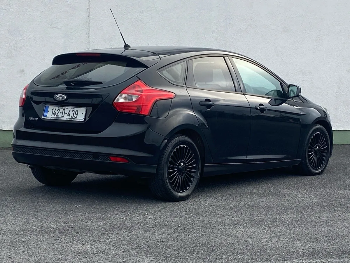 Ford Focus 1.6 TDCi FSH Low mileage - Image 4
