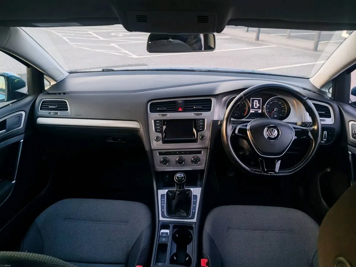 Volkswagen Golf - Image 6