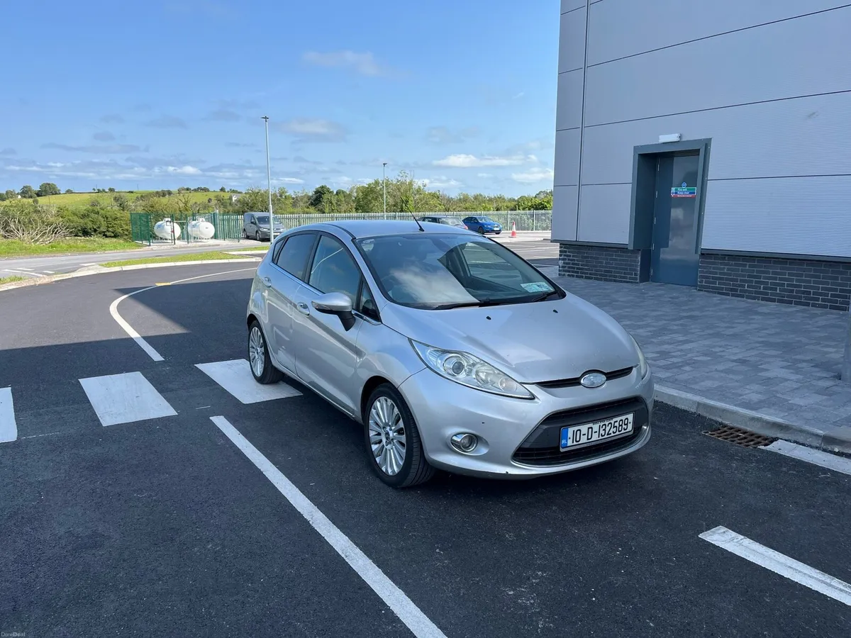 2010 Ford fiesta - Image 1