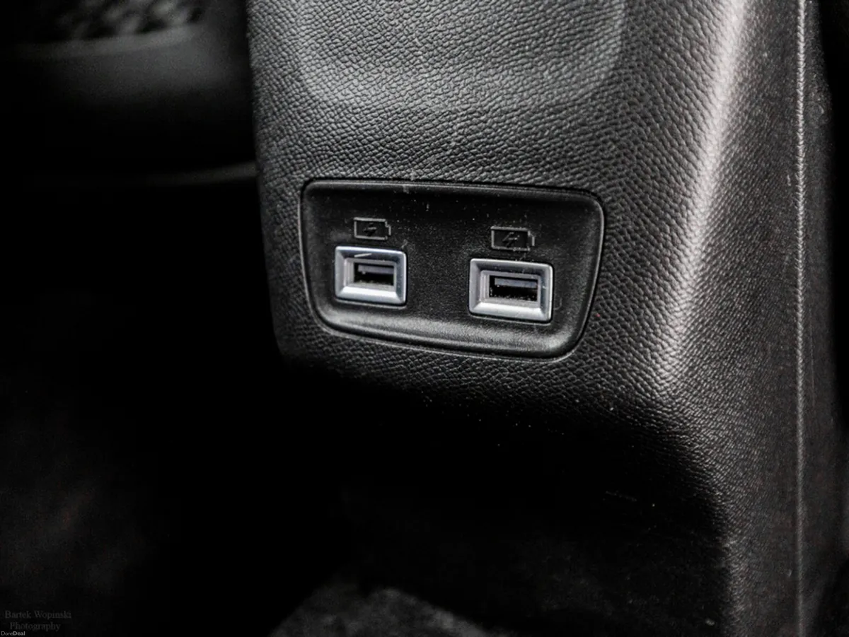 Peugeot 2008 E-GT 50kWh 136HP - Image 5