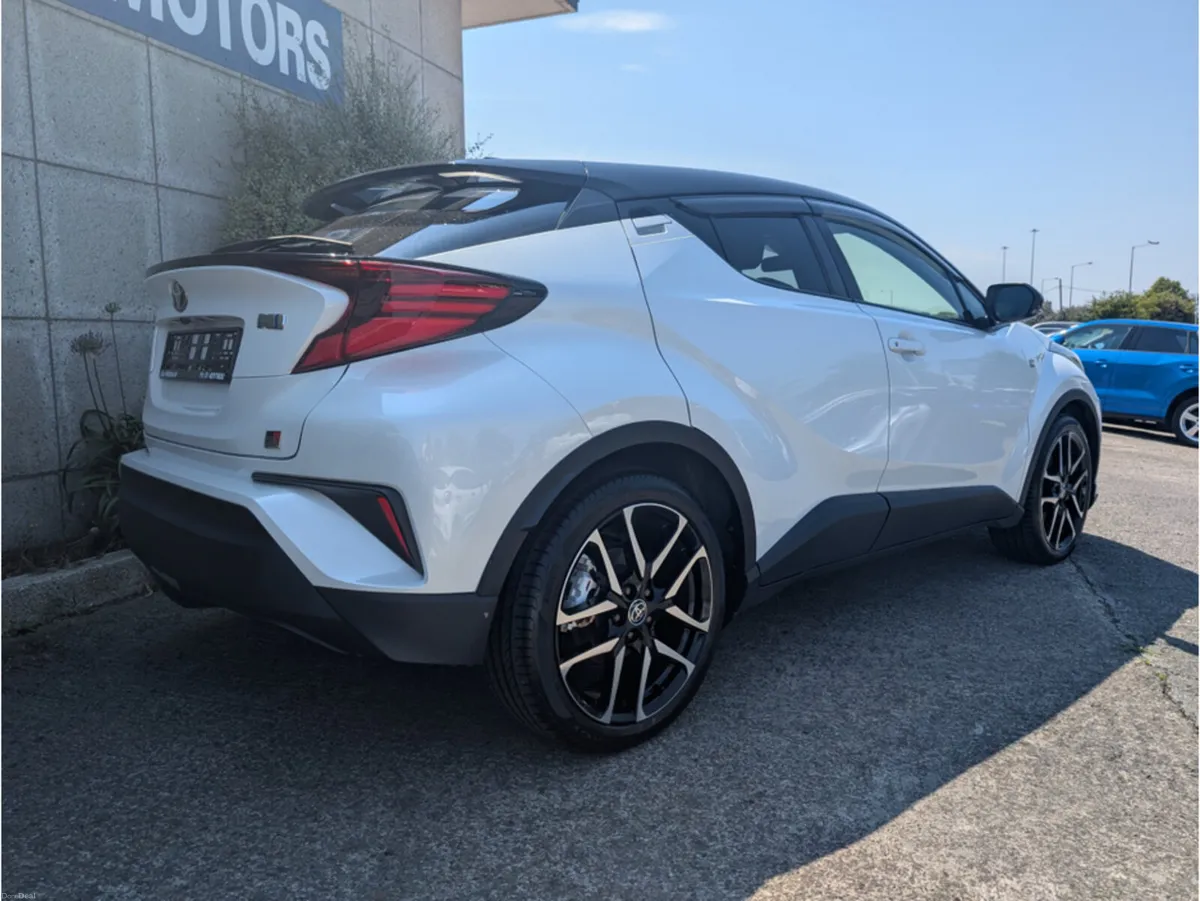 Toyota C-HR GR SPORT AUTOMATIC HYBRID 1.8 PETROL / - Image 6