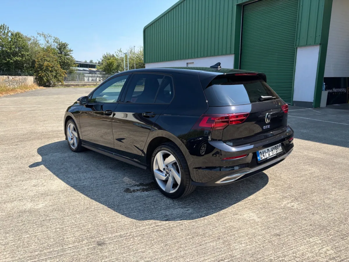 Volkswagen Golf 1.4TSI GTE DSG - Image 3