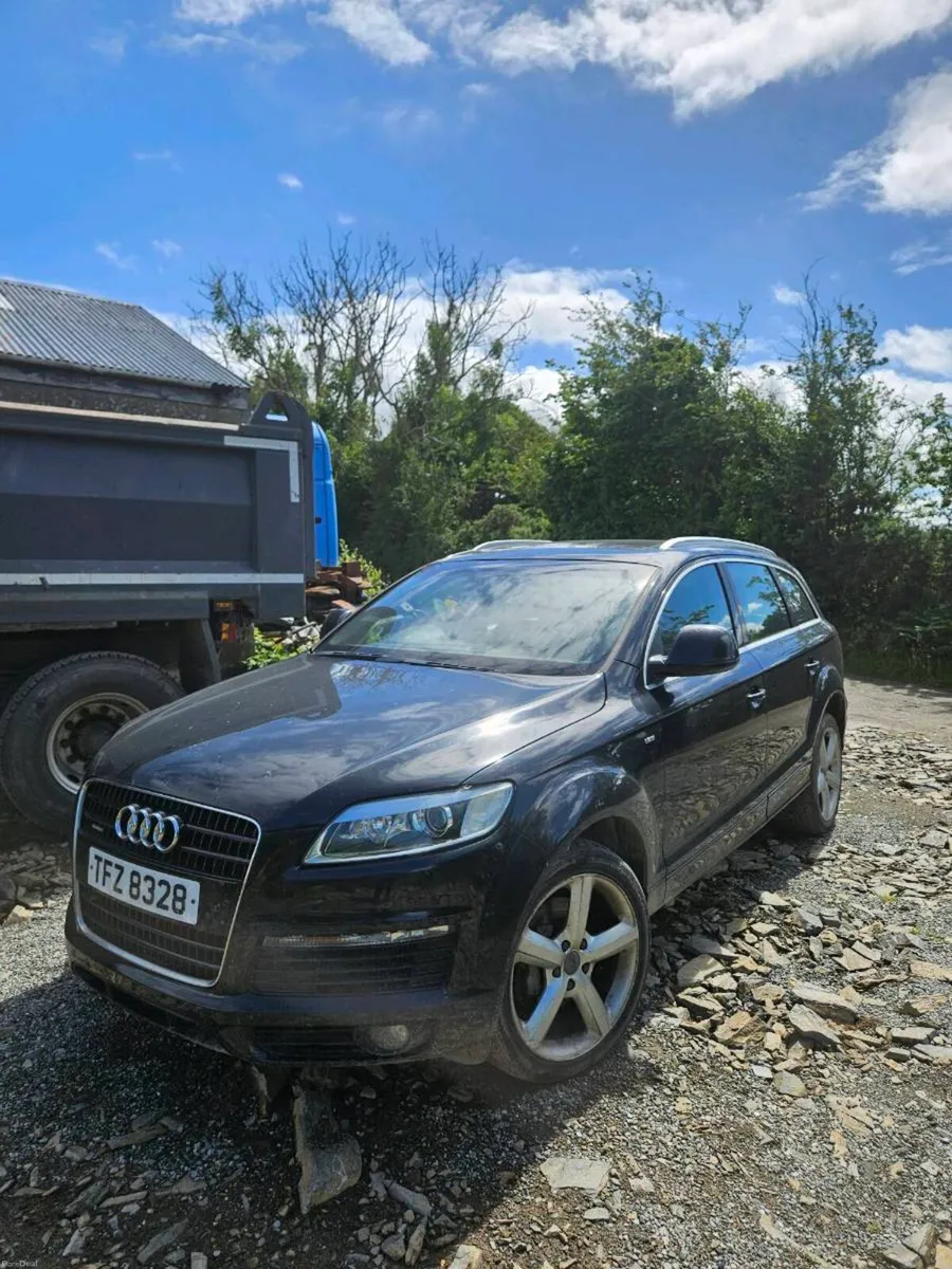 Two Audi q7 parts or repair - Image 2