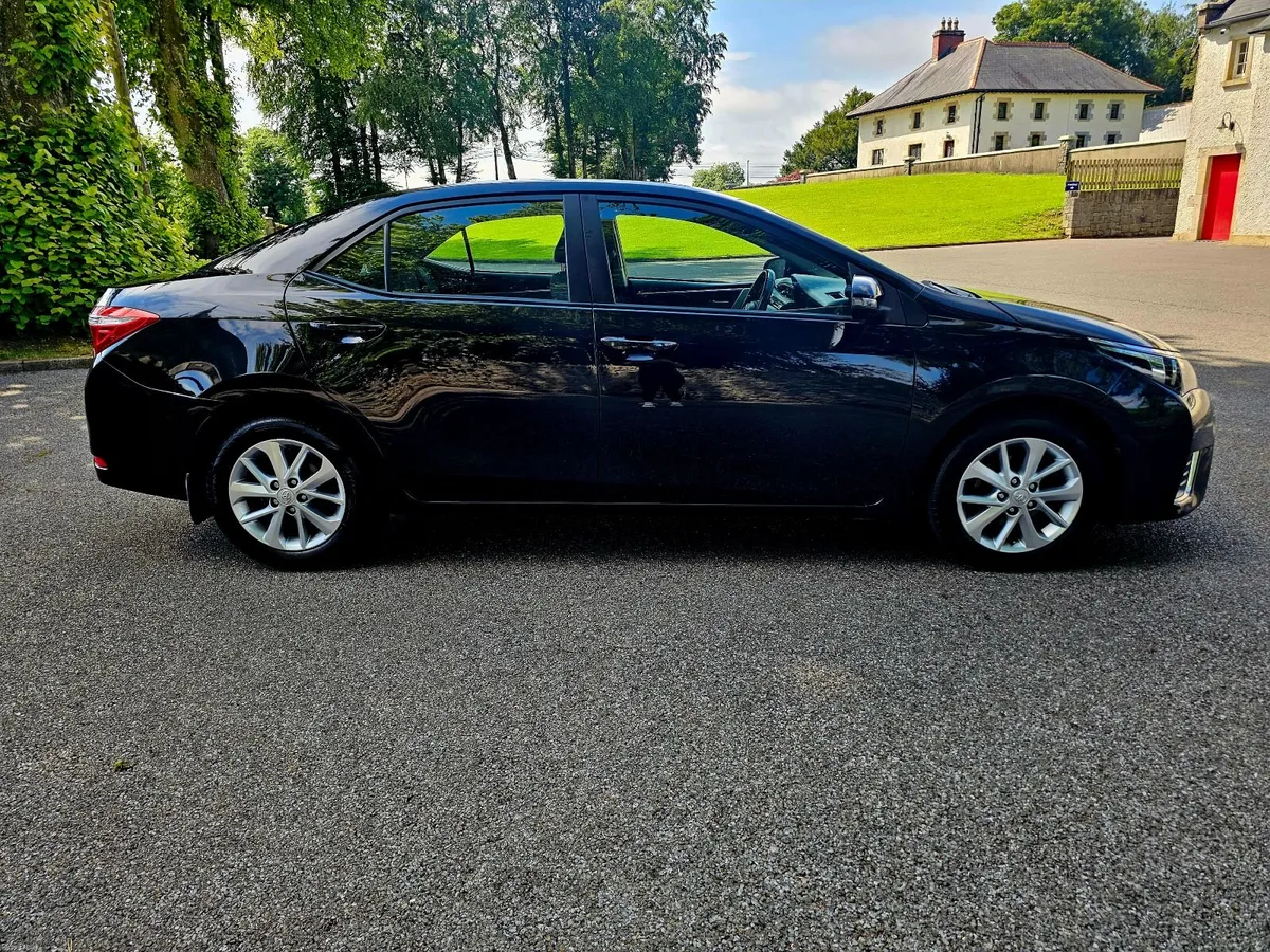 TOYOTA COROLLA  AURA 1.33 PETROL 2016 - Image 2