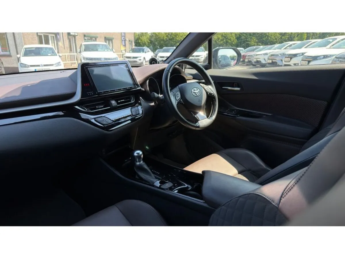 Toyota C-HR 182 G LEATHER SEATS - Image 2