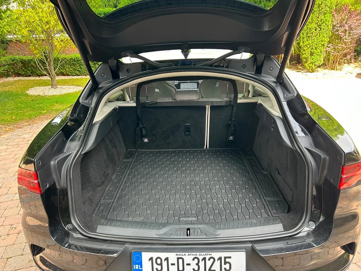 Jaguar I Pace 400 HSE “ First Edition “ NCt 03/27 - Image 4