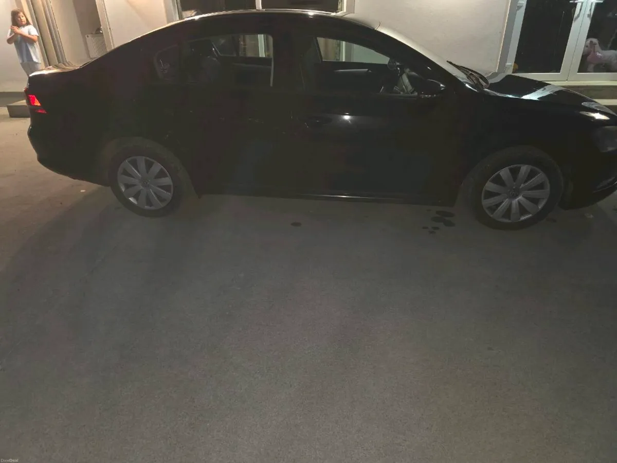 2012 VW Passat 2.0 TDI Saloon Diesel Black - Image 3