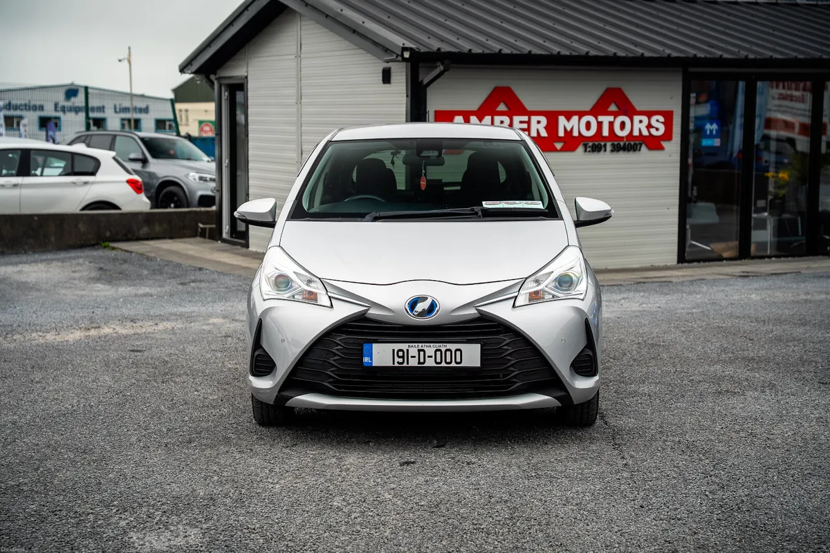 2019 TOYOTA YARIS VITZ HYBRID AUTO - Image 4