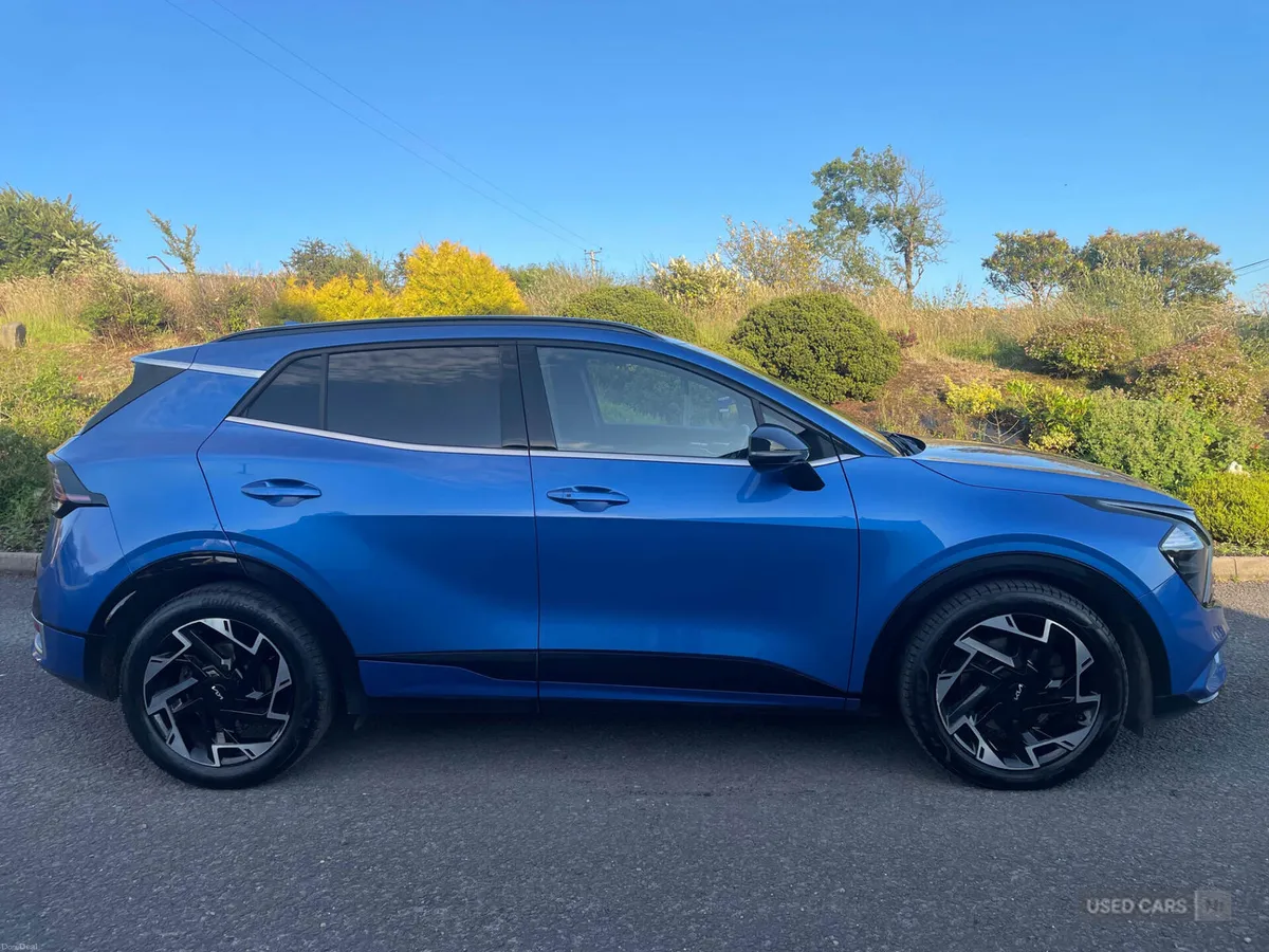 Kia Sportage DIESEL ESTATE - Image 3