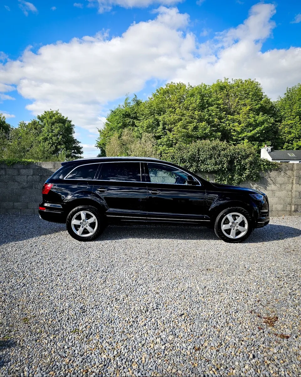 Audi Q7 2013 - Image 1
