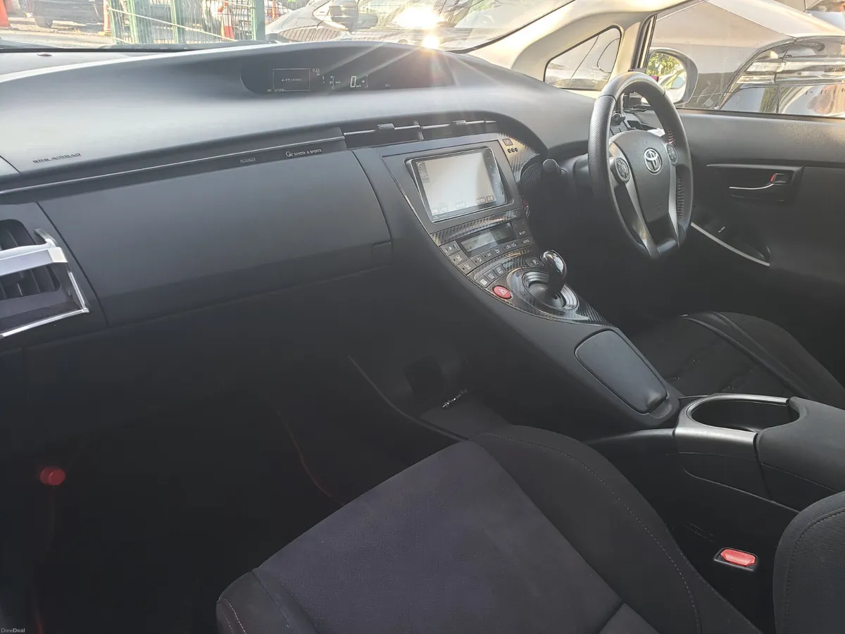2015Gs  toyota prius hybrid - Image 4