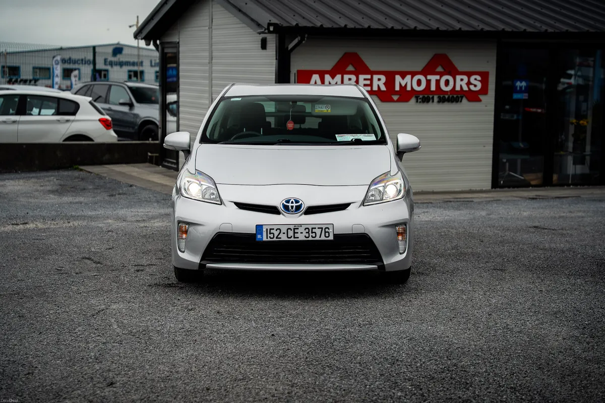 2015 Toyota Prius Hybrid Auto - Image 3