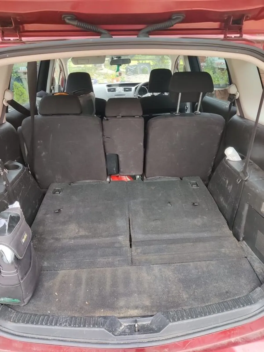 2012 Mazda Mazda5 - Image 4
