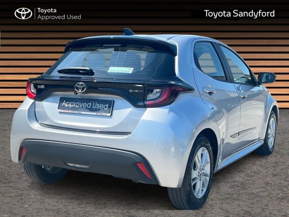 Toyota Yaris HYBRID LUNA // REAR CAMERA // TOYOTA - Image 2
