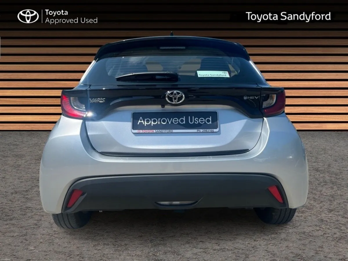 Toyota Yaris HYBRID LUNA // REAR CAMERA // TOYOTA - Image 4