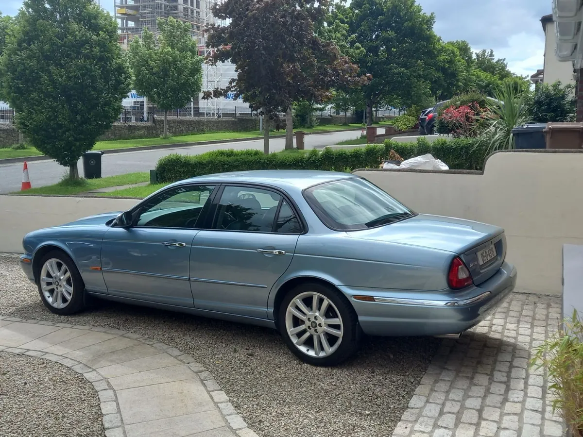 Jaguar XJ6 Sport - Image 1