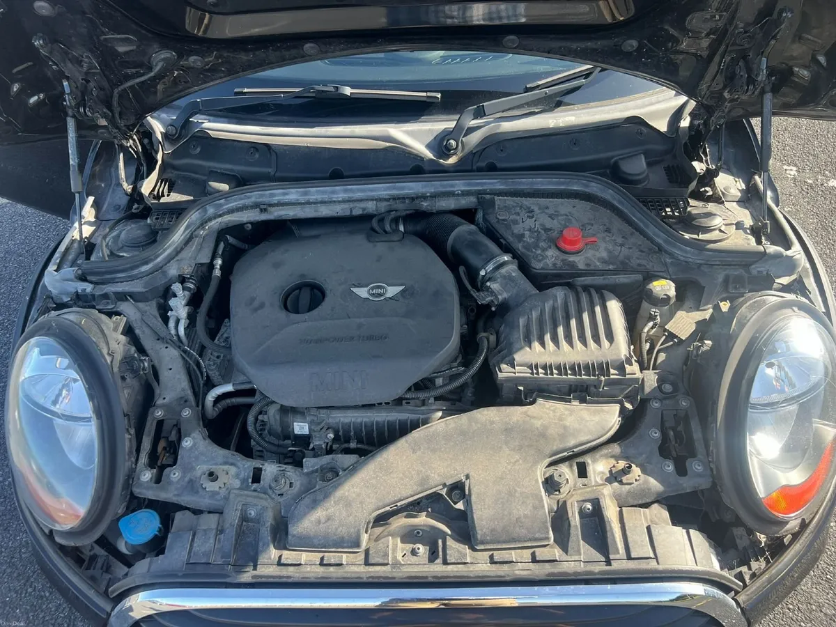 Mini Cooper 1.5 Petrol 2017 Manual 6-Spd - Image 4