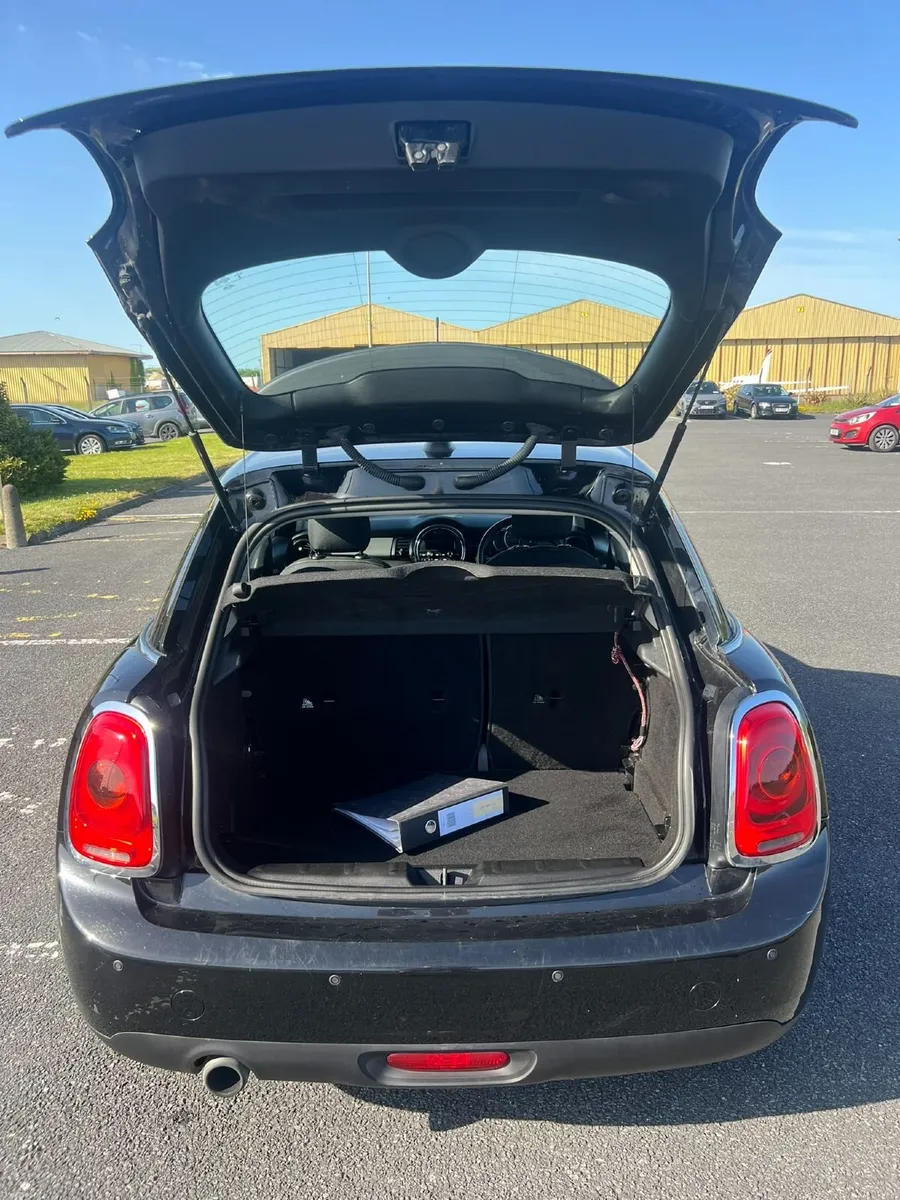 Mini Cooper 1.5 Petrol 2017 Manual 6-Spd - Image 5