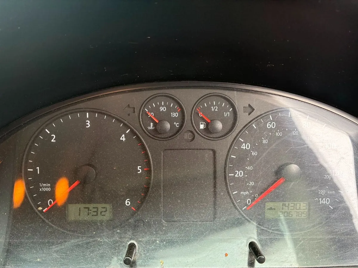Volkswagen Transporter 2008 - Image 2