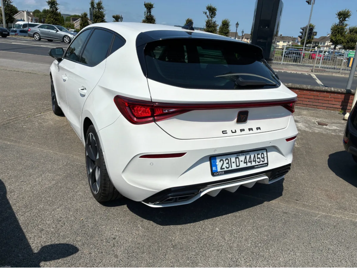 Cupra Leon 1.5 ETSI 150HP DSG 5DR AUTO - Image 3