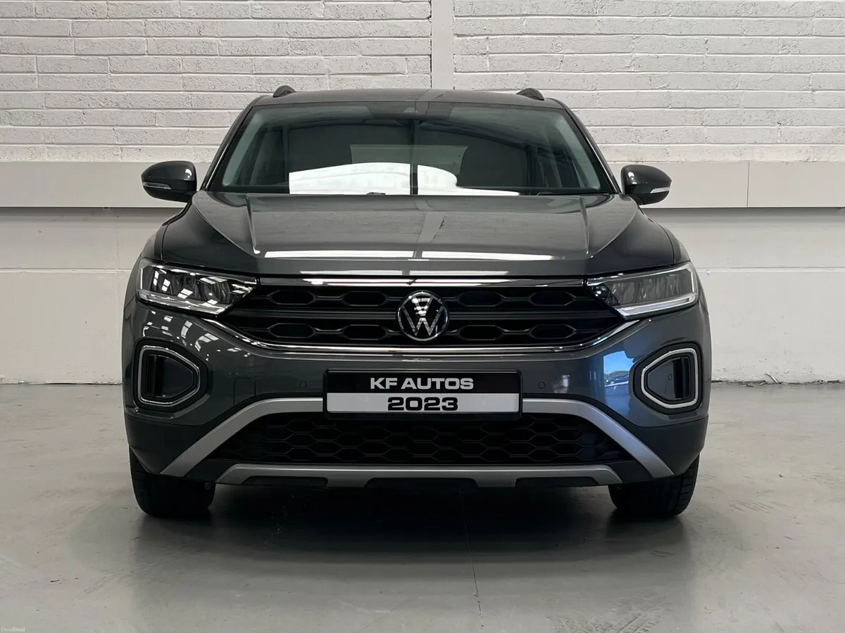 Volkswagen T-Roc Life 2.0TDI 116bhp 6 Speed Manual - Image 2