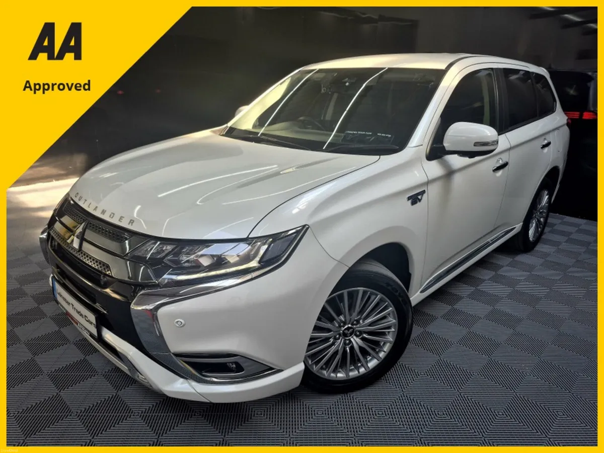 🔥MITSUBISHI OUTLANDER PHEV 4WD  only 37000km!🔥 - Image 2