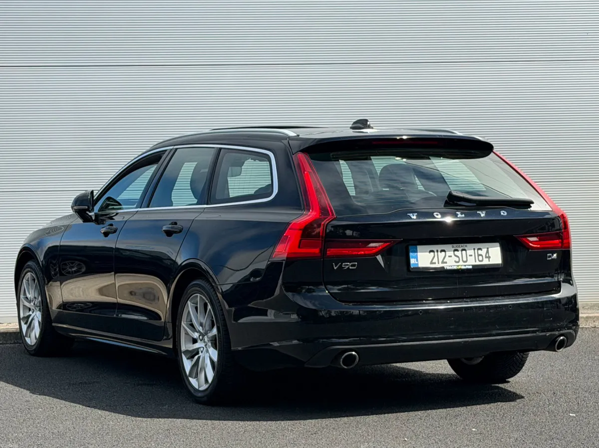 Volvo V90 2021 D4 (190hp) Momentum Auto - Image 4