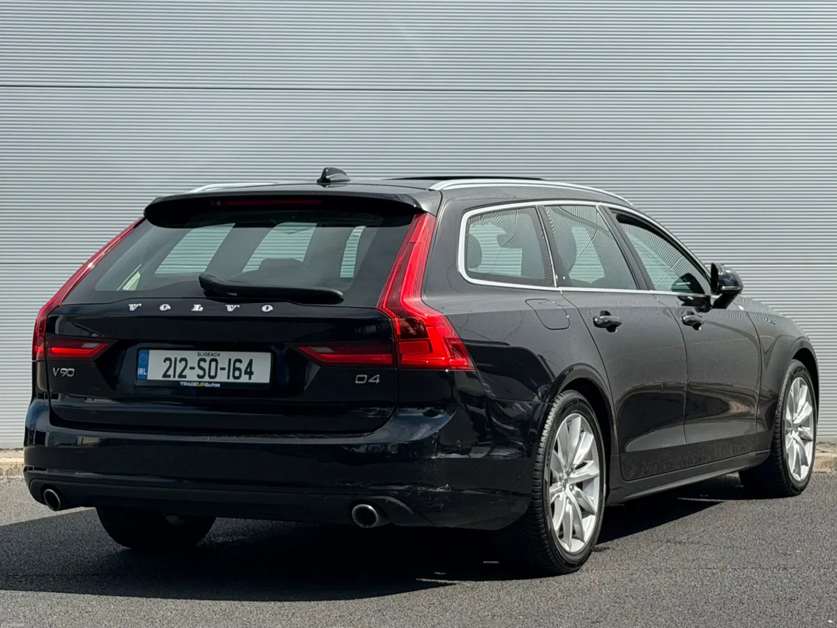 Volvo V90 2021 D4 (190hp) Momentum Auto - Image 3