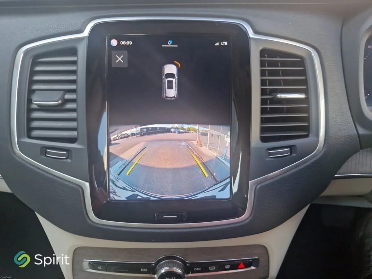 Volvo XC90 T8 Core Plug In Hybrid - Image 4
