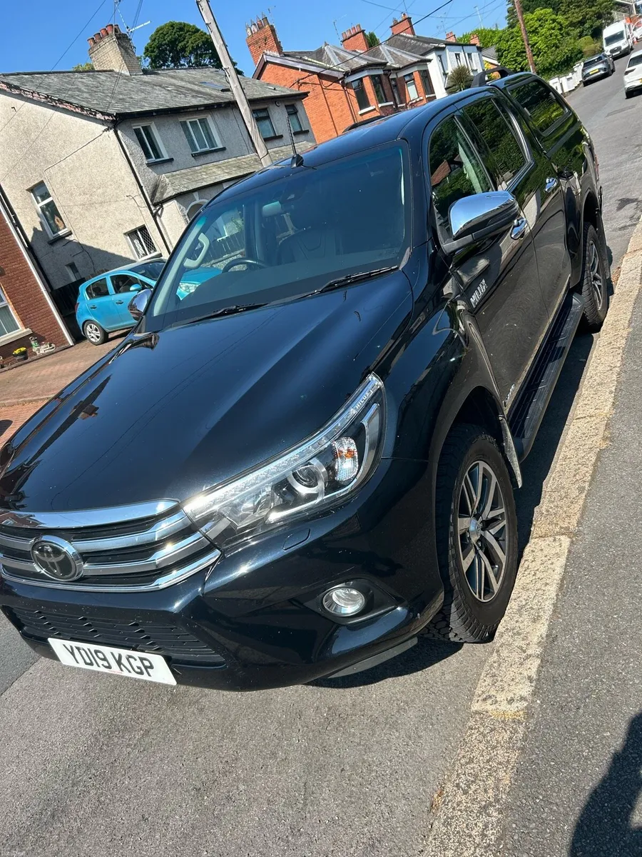 Toyota Hilux Invincible - Image 3