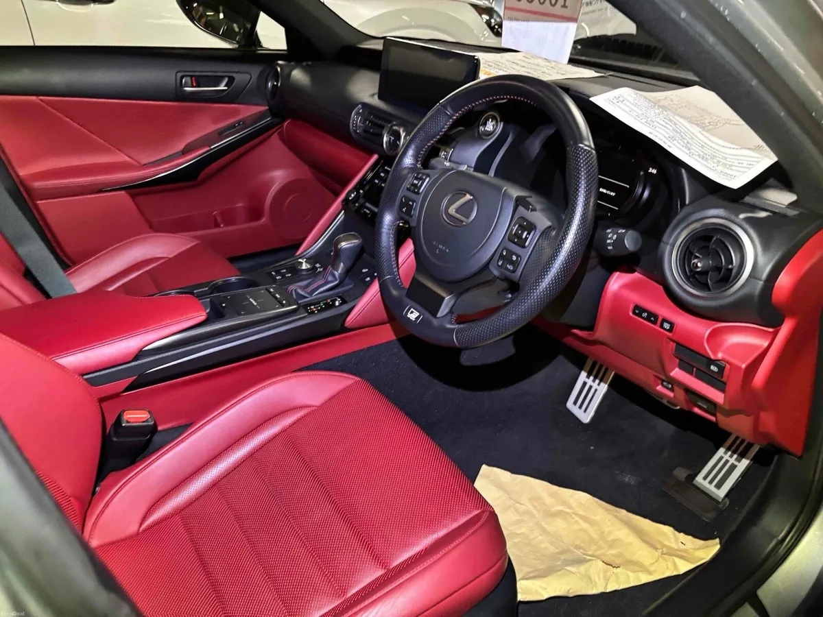 21 Lexus IS300 Automatic 2L Petrol landing 28/9/26 - Image 3