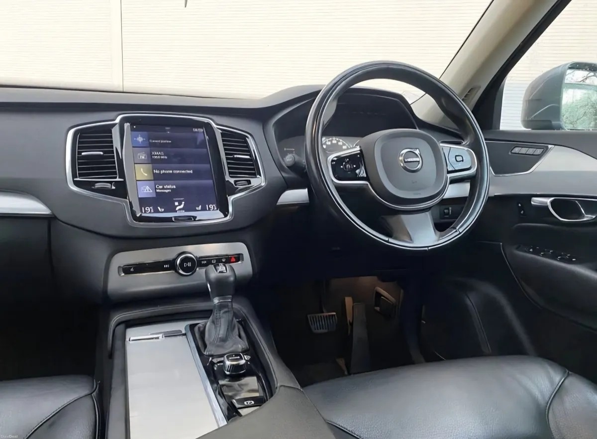 2016 Volvo XC90 D5 AWD MOMENTUM 7 SEATER - Image 2