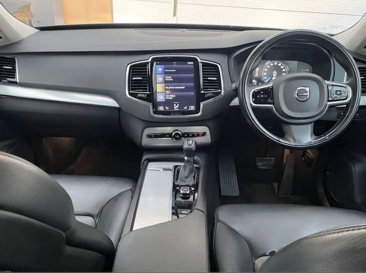 2016 Volvo XC90 D5 AWD MOMENTUM 7 SEATER - Image 5