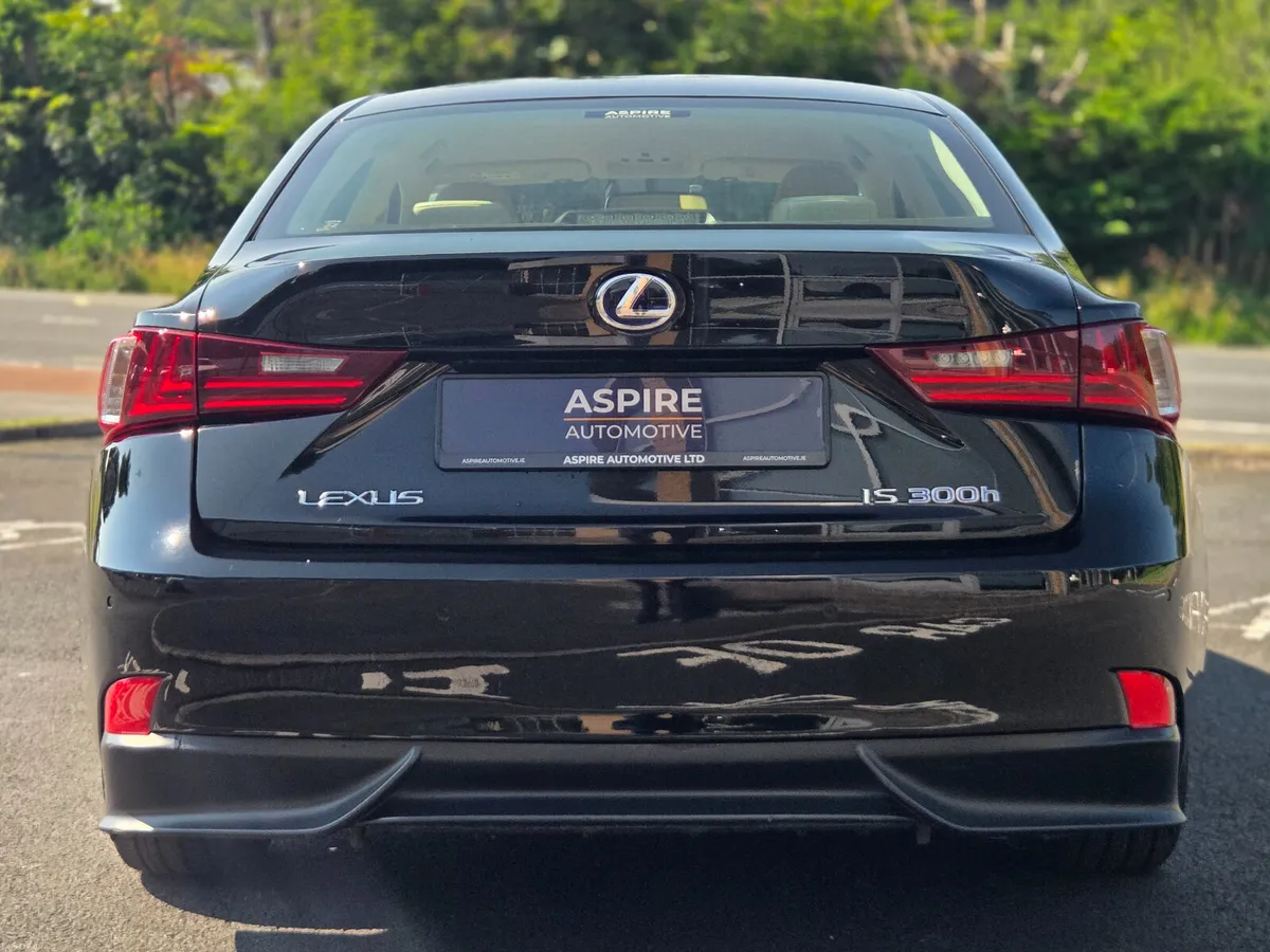 ***LOW KM's***  Lexus IS300H - Main Dealer History - Image 4