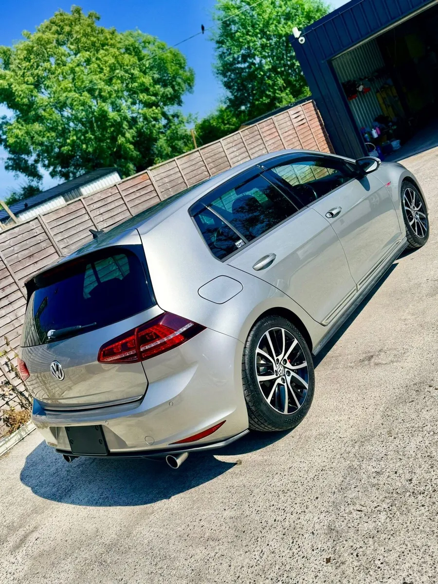 2015 Volkswagen Golf GTI - Image 3