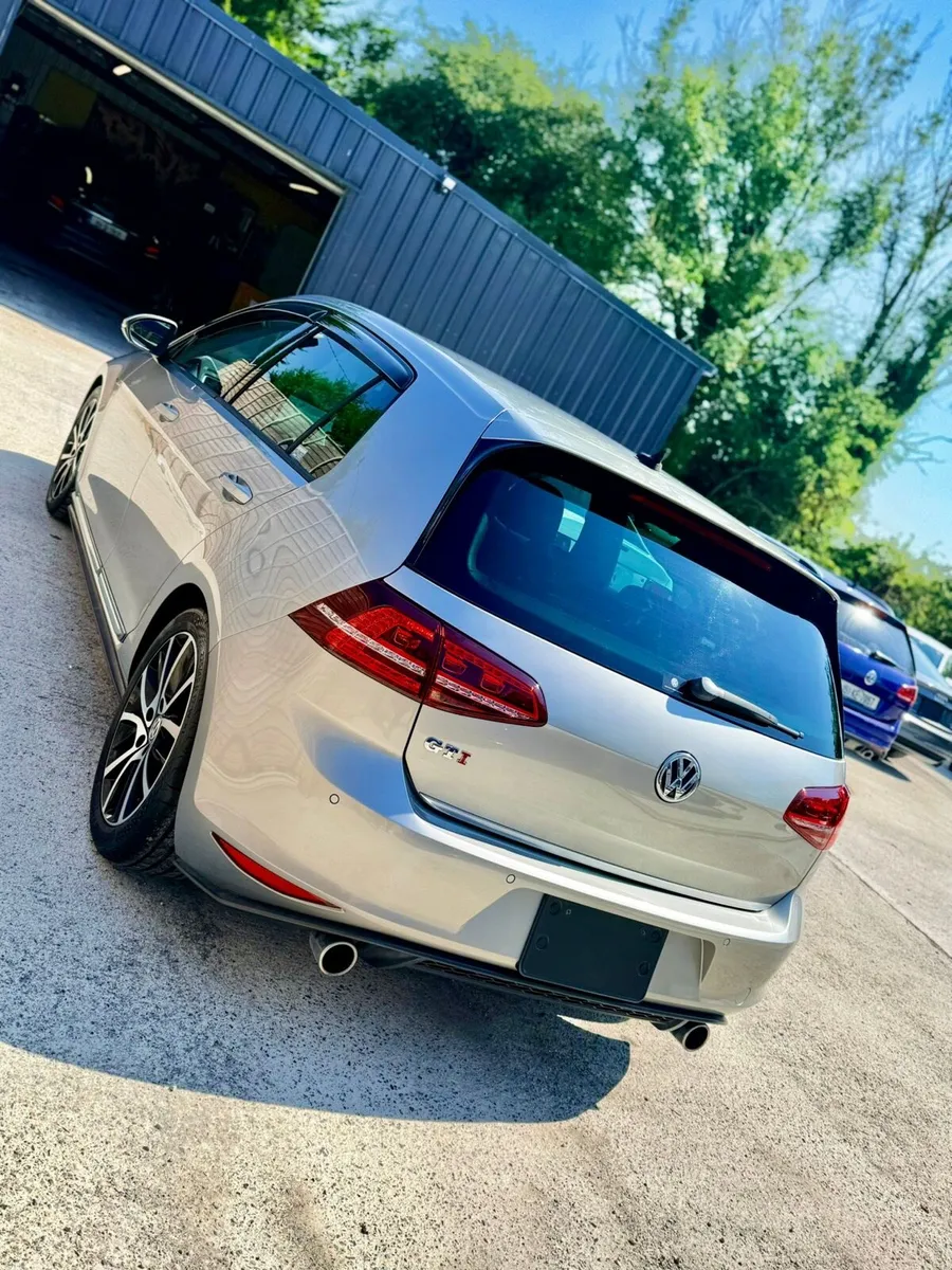 2015 Volkswagen Golf GTI - Image 4