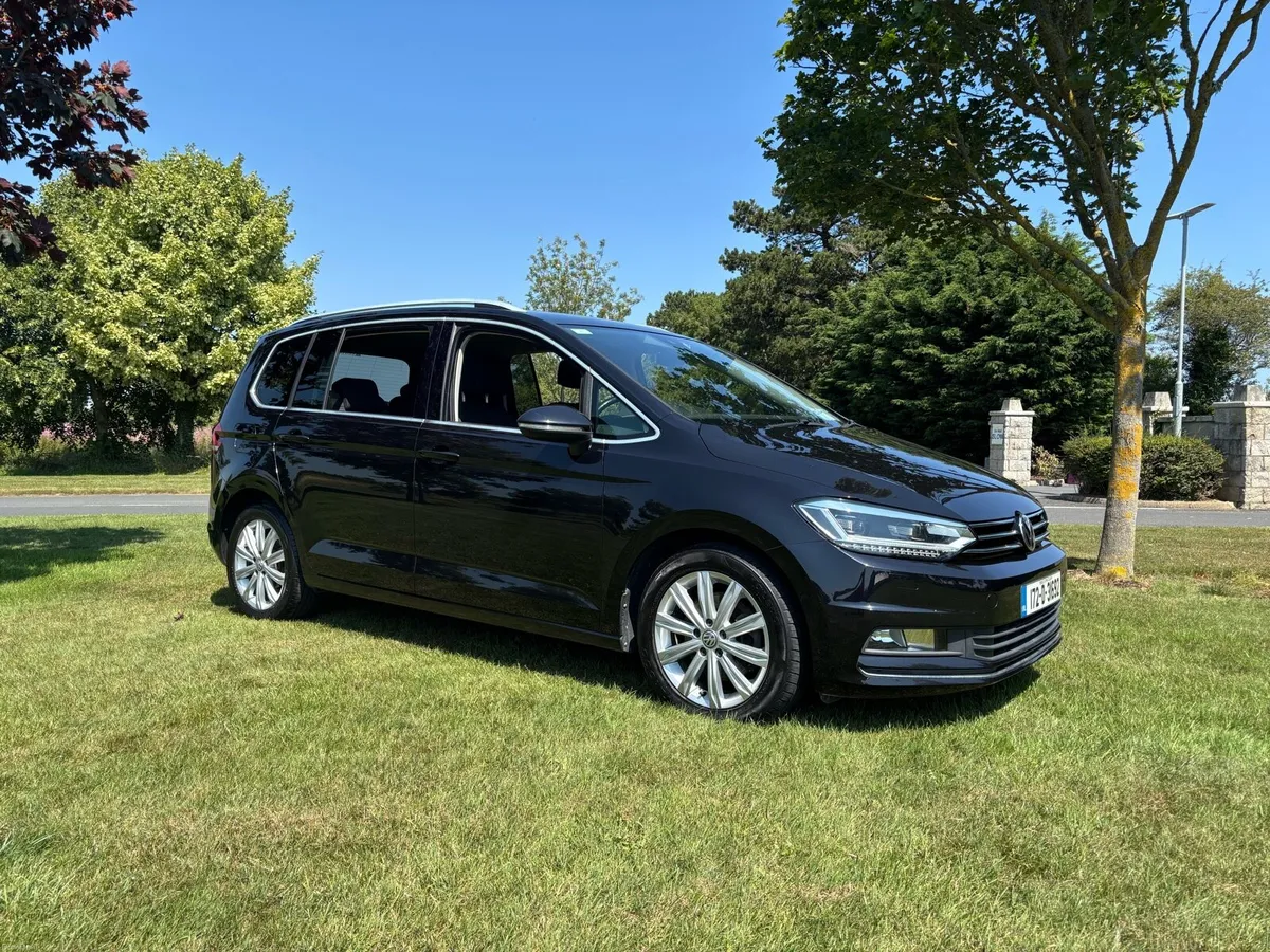 Volkswagen Touran - Image 1